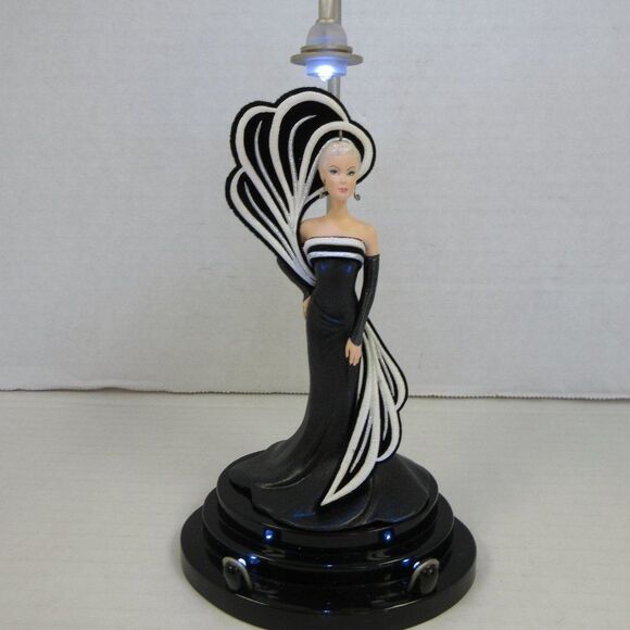HALLMARK Christmas Keepsake Ornament 45th Anniversary BARBIE Lighted Stand‎ 2004 - Picture 2 of 16